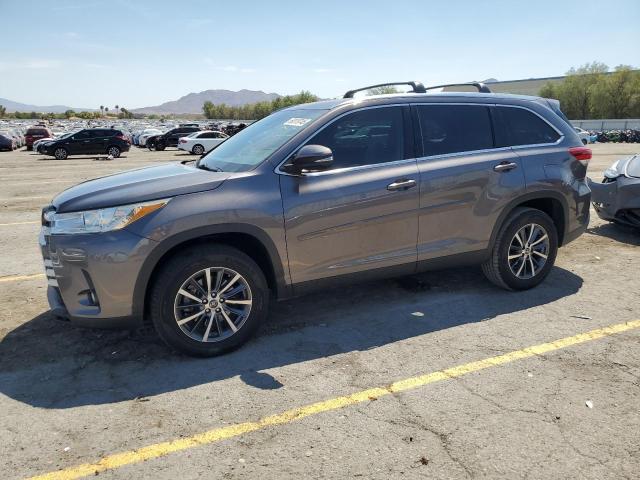 TOYOTA HIGHLANDER 2019 with VIN 5TDKZRFH4KS359433 - Photo from auction