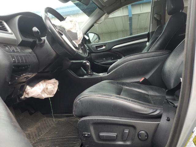 Foto 7 de la subasta – 2018 TOYOTA HIGHLANDER con VIN 5TDJZRFH2JS561326