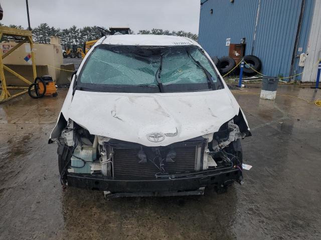 Photo 5 from auction – 2017 TOYOTA SIENNA LE with VIN 5TDKZ3DC6HS823609