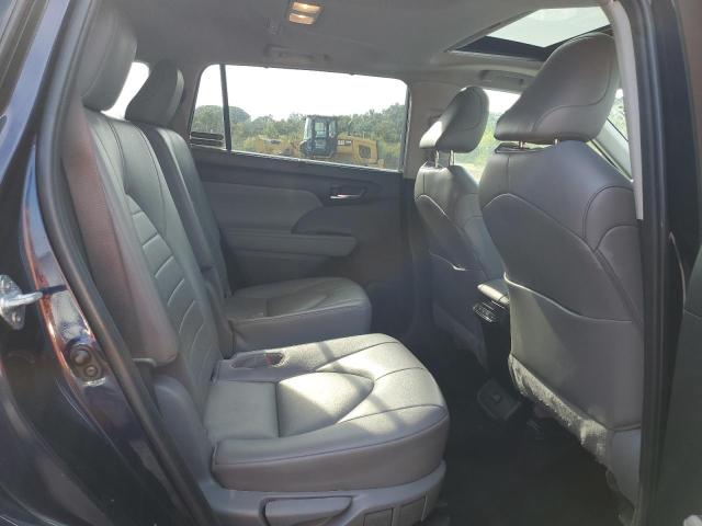 Photo 11 from auction – 2022 TOYOTA HIGHLANDER with VIN 5TDGBRCH3NS549517