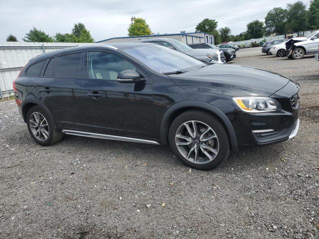 Photo 4 from auction – 2017 VOLVO V60 CROSS with VIN YV440MWK0H1031978