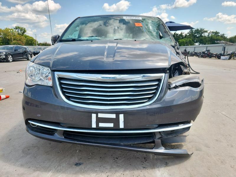 Photo 5 from auction – 2016 CHRYSLER TOWN & COU with VIN 2C4RC1BG7GR175134