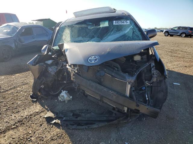Photo 5 from auction – 2013 TOYOTA SIENNA XLE with VIN 5TDYK3DC1DS389348