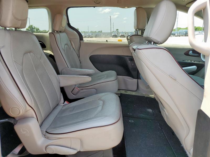 Photo 11 from auction – 2018 CHRYSLER PACIFICA L with VIN 2C4RC1GG6JR117614