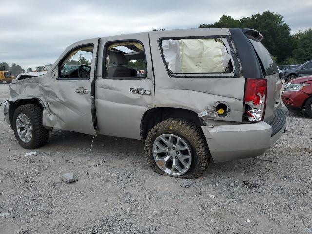 Photo 2 from auction – 2007 GMC YUKON with VIN 1GKFC13057J331023