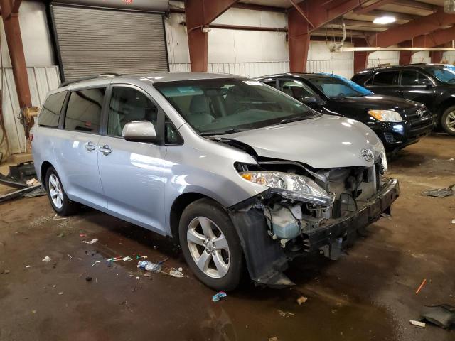 Photo 4 from auction – 2016 TOYOTA SIENNA LE with VIN 5TDKK3DC6GS740944