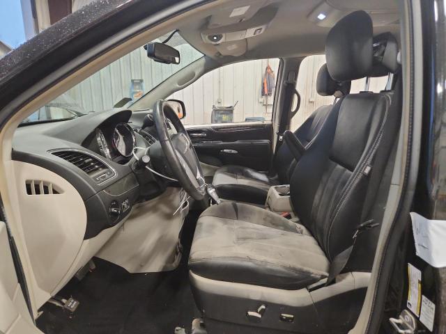 Photo 13 from auction – 2016 CHRYSLER TOWN & COU with VIN 2C4RC1BG5GR126644