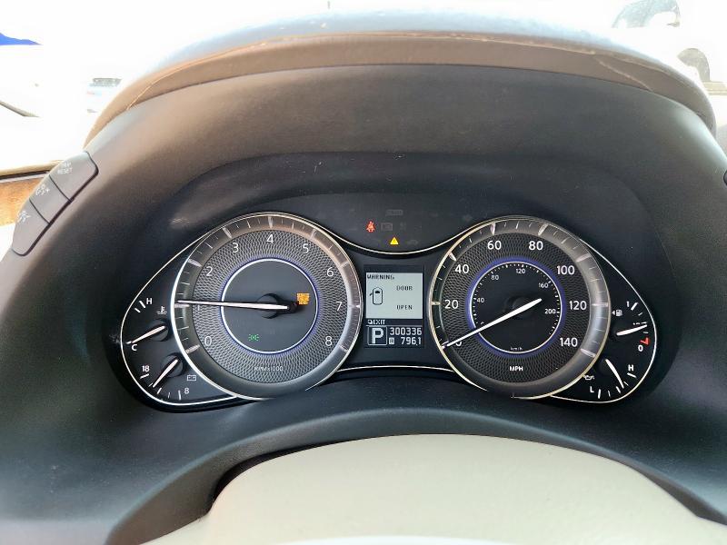 Photo 9 from auction – 2011 INFINITI QX56 with VIN JN8AZ2NE3B9000796