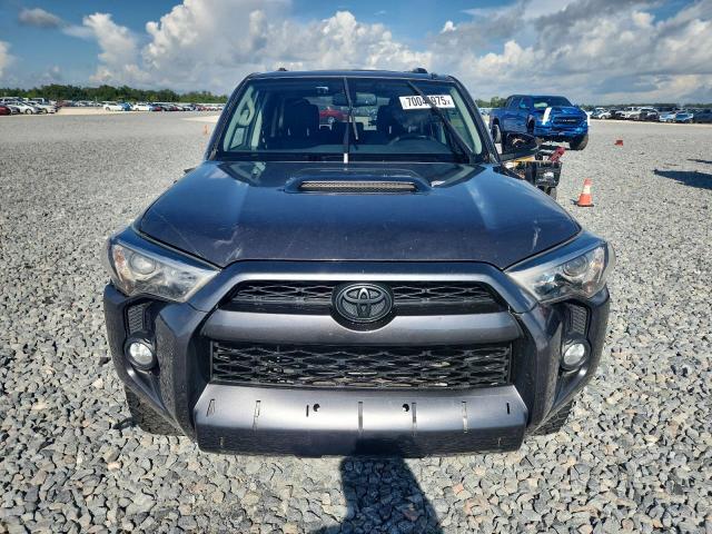 Photo 5 from auction – 2019 TOYOTA 4RUNNER SR with VIN JTEBU5JRXK5641746