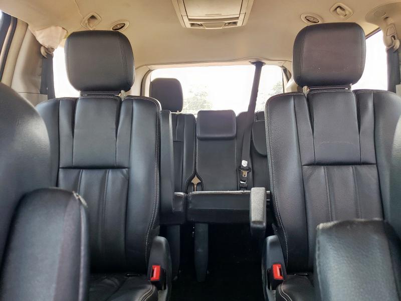 Photo 10 from auction – 2014 CHRYSLER TOWN & COU with VIN 2C4RC1BG8ER306844