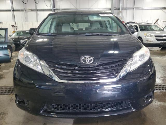 Photo 5 from auction – 2017 TOYOTA SIENNA LE with VIN 5TDKZ3DC4HS900722