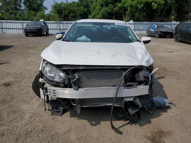 Photo 5 from auction – 2018 HONDA CIVIC LX with VIN 2HGFC2F50JH041579