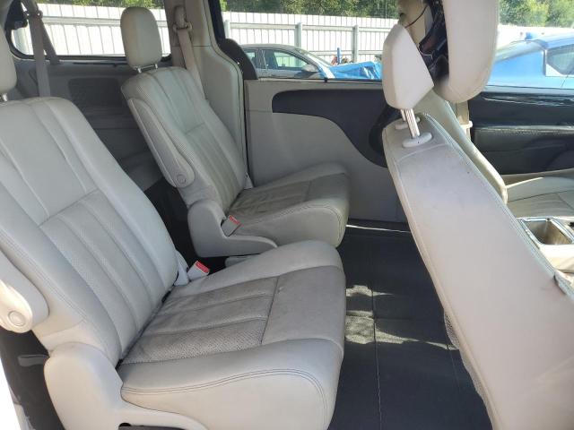 Photo 11 from auction – 2013 CHRYSLER TOWN & COU with VIN 2C4RC1CG1DR757577