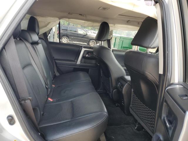 Photo 10 from auction – 2018 TOYOTA 4RUNNER SR with VIN JTEBU5JR4J5571241