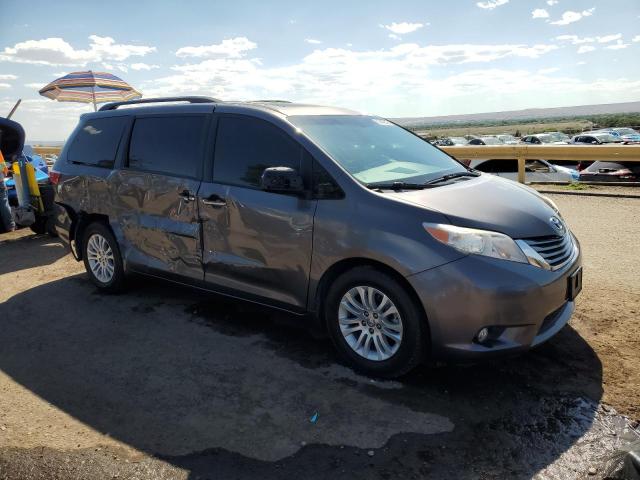 Photo 4 from auction – 2017 TOYOTA SIENNA XLE with VIN 5TDYZ3DC0HS896257