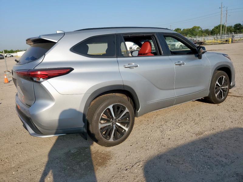 Photo 3 from auction – 2022 TOYOTA HIGHLANDER with VIN 5TDLZRBH0NS236971
