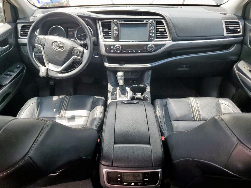 Photo 8 from auction – 2018 TOYOTA HIGHLANDER SE with VIN 5TDJZRFH8JS897918