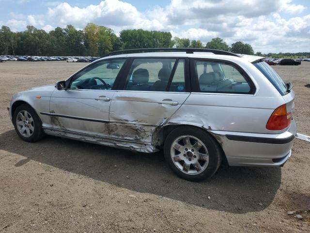 Photo 2 from auction – 2003 BMW 325 IT with VIN WBAEN334X3EZ15448