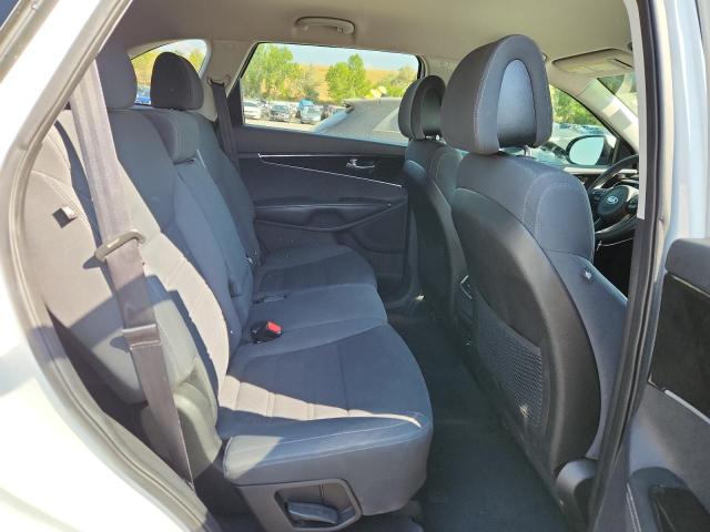 Photo 11 from auction – 2016 KIA SORENTO LX with VIN 5XYPG4A36GG050187