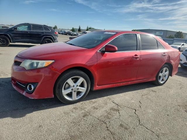TOYOTA CAMRY 2014 z numerem VIN 4T1BF1FK5EU825677 - Zdjęcie z aukcji