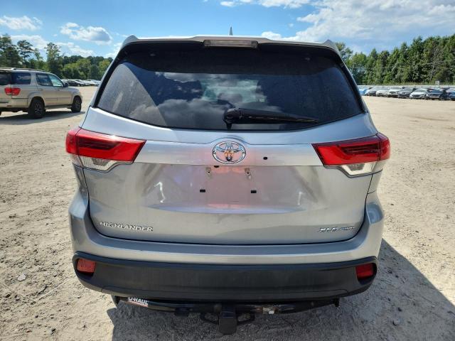 Foto 6 de la subasta – 2017 TOYOTA HIGHLANDER con VIN 5TDJZRFH6HS449557