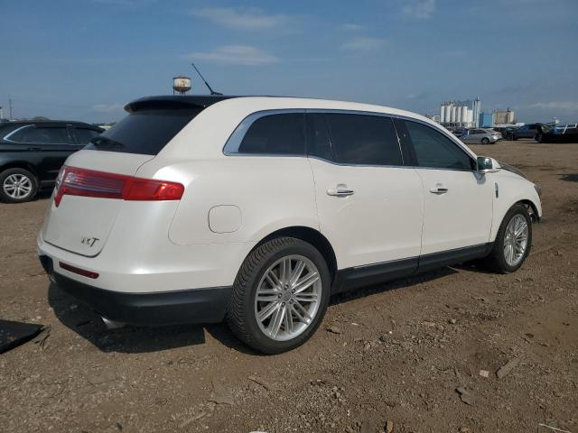 Photo 3 from auction – 2019 LINCOLN MKT with VIN 2LMHJ5AT7KBL03753