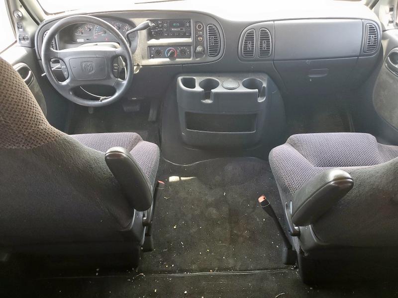 Photo 8 from auction – 2002 DODGE RAM WAGON with VIN 2B5WB35Z42K111092