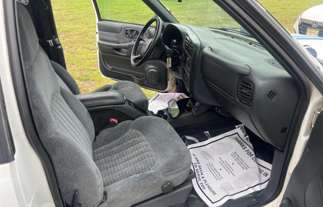 Photo 5 from auction – 2000 CHEV BLAZER with VIN 1GNCT18W9YK199205