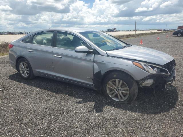 Photo 4 from auction – 2017 HYUNDAI SONATA SE with VIN 5NPE24AF3HH506883