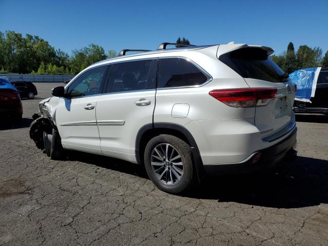 Photo 2 from auction – 2017 TOYOTA HIGHLANDER with VIN 5TDJZRFH9HS446068
