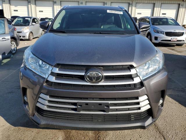 Photo 5 from auction – 2017 TOYOTA HIGHLANDER SE with VIN 5TDJZRFH9HS520704