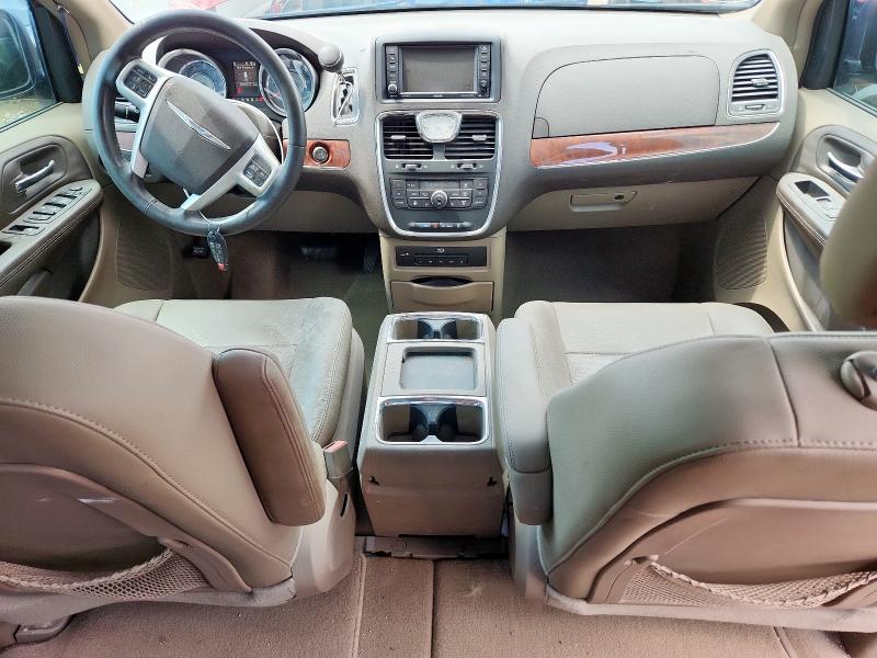 Photo 8 from auction – 2016 CHRYSLER TOWN & COU with VIN 2C4RC1CG4GR283421