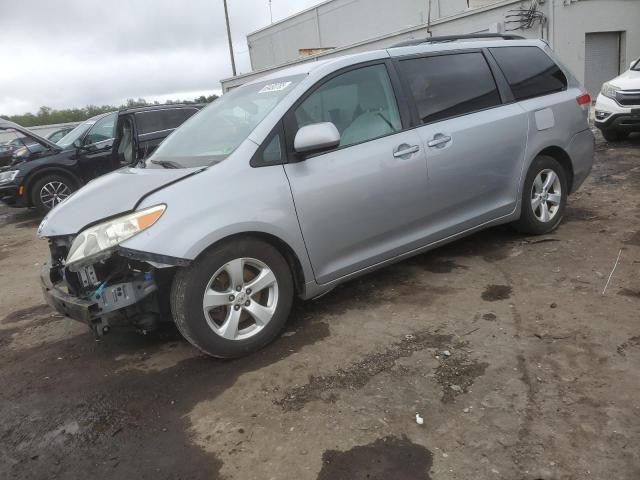 TOYOTA SIENNA LE 2011 with VIN 5TDKK3DC5BS128517 - Photo from auction