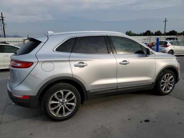 Photo 3 from auction – 2017 LINCOLN MKC SELECT with VIN 5LMCJ2C92HUL56432