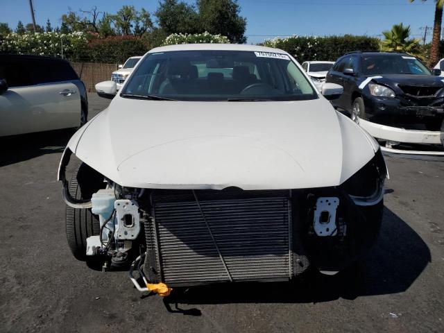Photo 5 from auction – 2014 VOLKSWAGEN PASSAT S with VIN 1VWAT7A3XEC035855