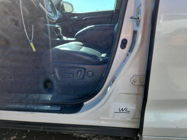 Photo 13 from auction – 2015 TOYOTA HIGHLANDER with VIN 5TDDKRFH1FS113684