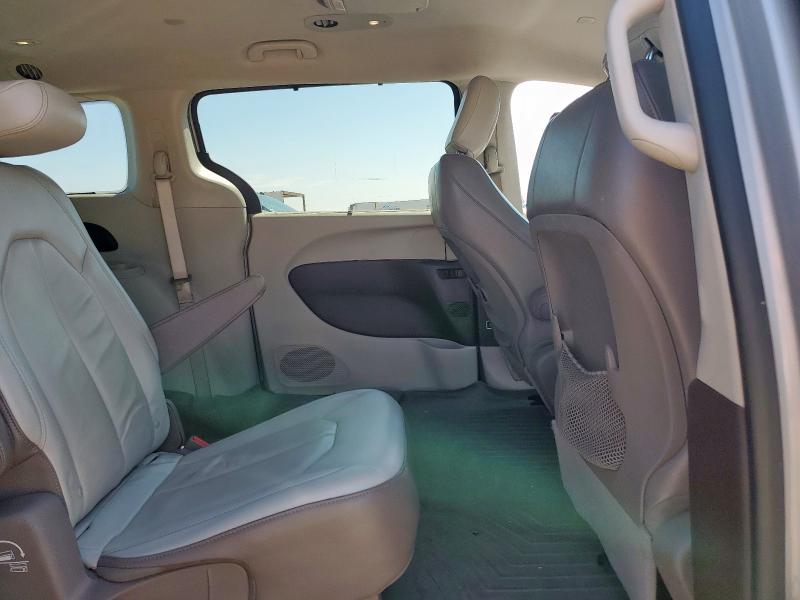 Photo 11 from auction – 2017 CHRYSLER PACIFICA TOURING L with VIN 2C4RC1BG5HR821434
