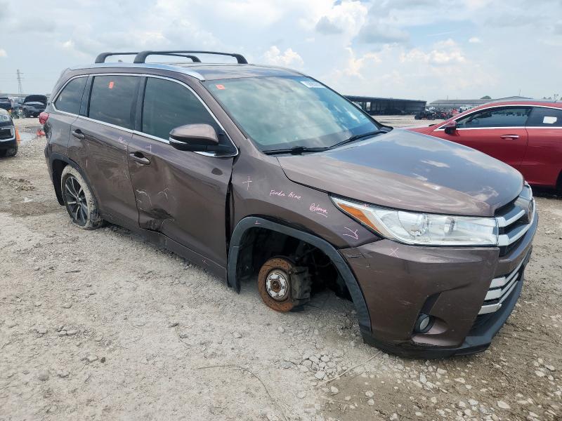 Photo 4 from auction – 2017 TOYOTA HIGHLANDER with VIN 5TDJZRFH0HS430051