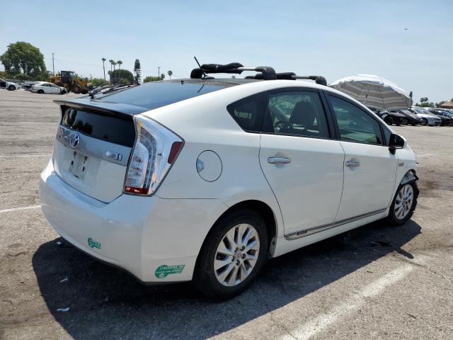 Photo 3 from auction – 2015 TOYOTA PRIUS PLUG-IN with VIN JTDKN3DP8F3068301