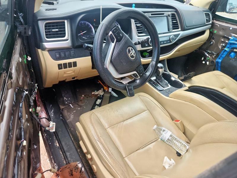Photo 8 from auction – 2017 TOYOTA HIGHLANDER with VIN 5TDJZRFH0HS430051