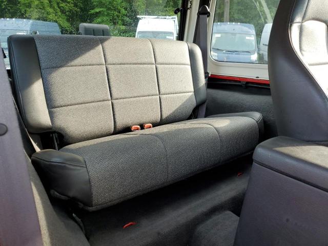 Photo 11 from auction – 2000 JEEP WRANGLER / with VIN 1J4FA29P8YP711686
