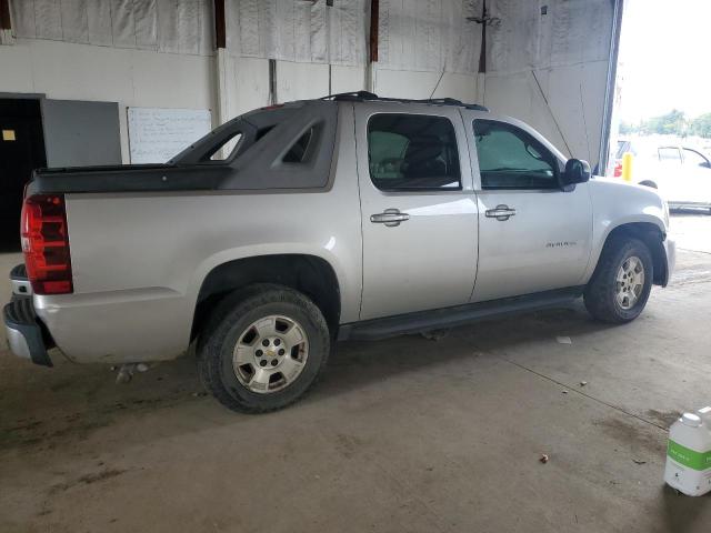 Photo 3 from auction – 2011 CHEV AVALANCHE LS with VIN 3GNTKEE39BG313450