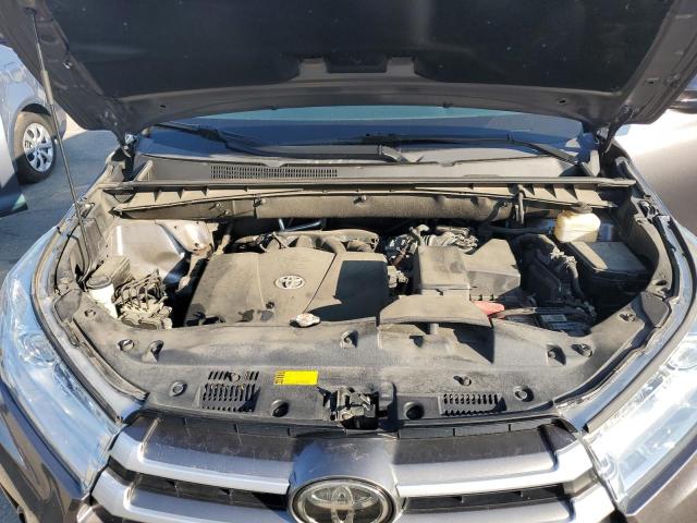 Photo 11 from auction – 2017 TOYOTA HIGHLANDER SE with VIN 5TDJZRFH9HS520704
