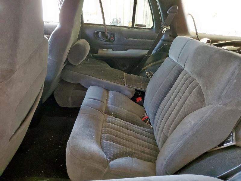 Photo 11 from auction – 2001 CHEVROLET BLAZER with VIN 1GNCS13W212105701