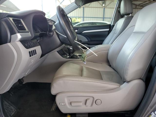 Photo 7 from auction – 2019 TOYOTA HIGHLANDER with VIN 5TDKZRFH2KS562658