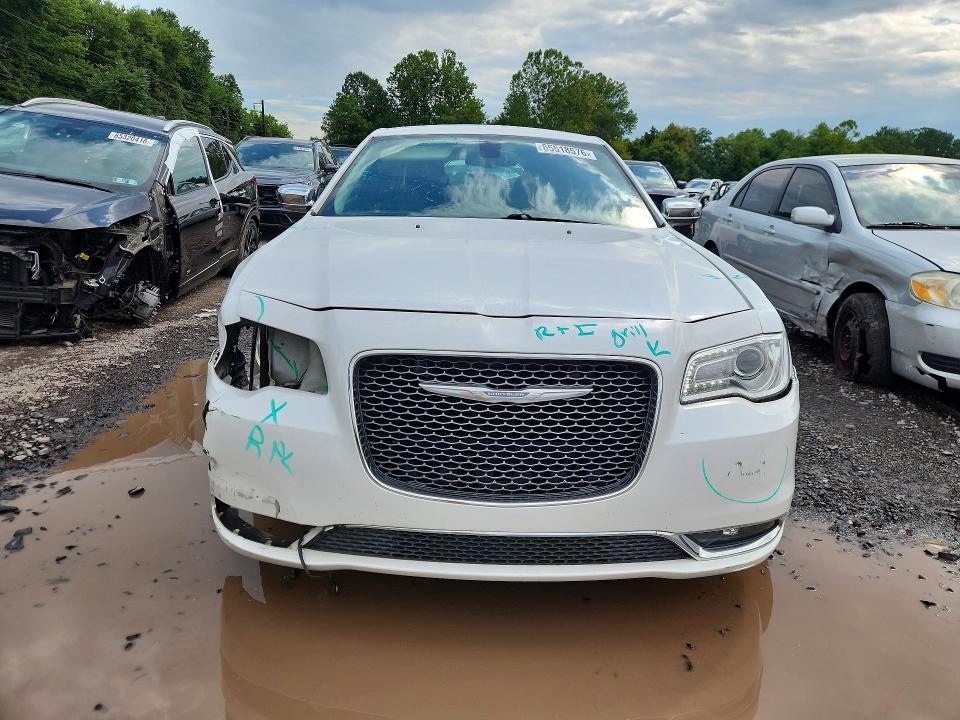 Photo 5 from auction – 2016 CHRYSLER 300C with VIN 2C3CCAEGXGH216772