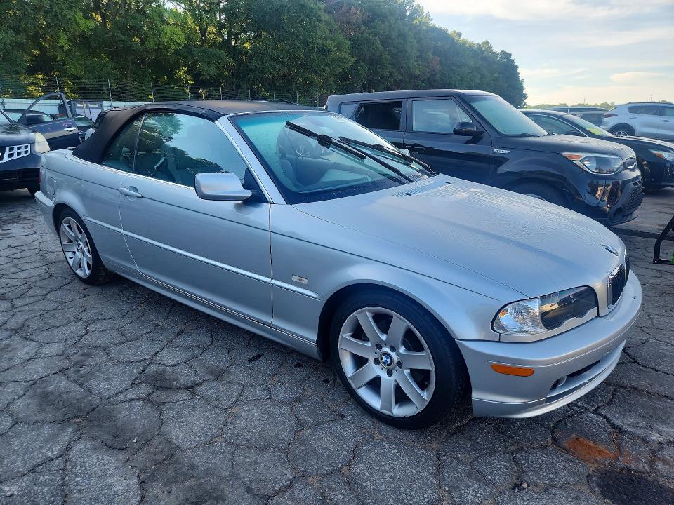 Photo 4 from auction – 2003 BMW 325 with VIN WBABS33493PG90720