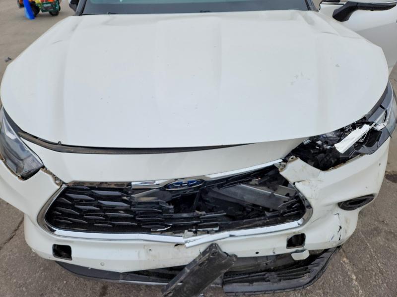 Photo 11 from auction – 2021 TOYOTA HIGHLANDER with VIN 5TDEBRCH1MS037471