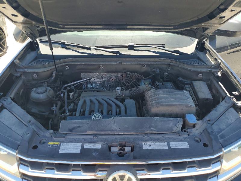 Photo 12 from auction – 2018 VOLKSWAGEN ATLAS with VIN 1V2LR2CA4JC586400