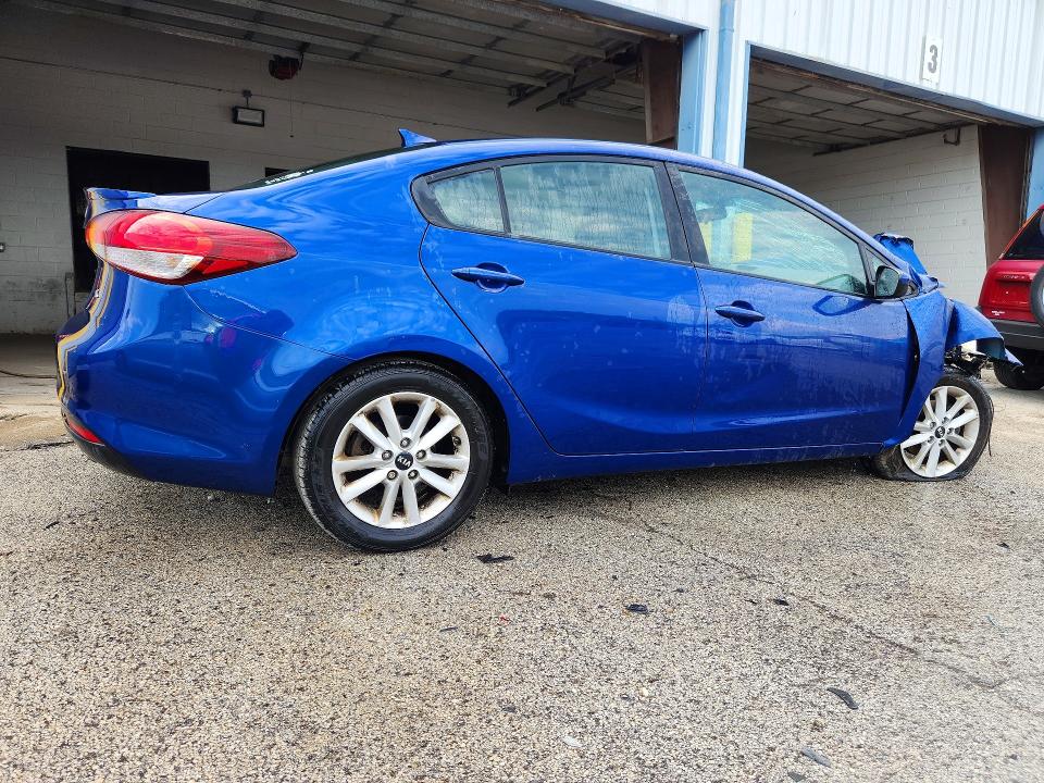 Photo 3 from auction – 2017 KIA FORTE with VIN 3KPFL4A75HE027699